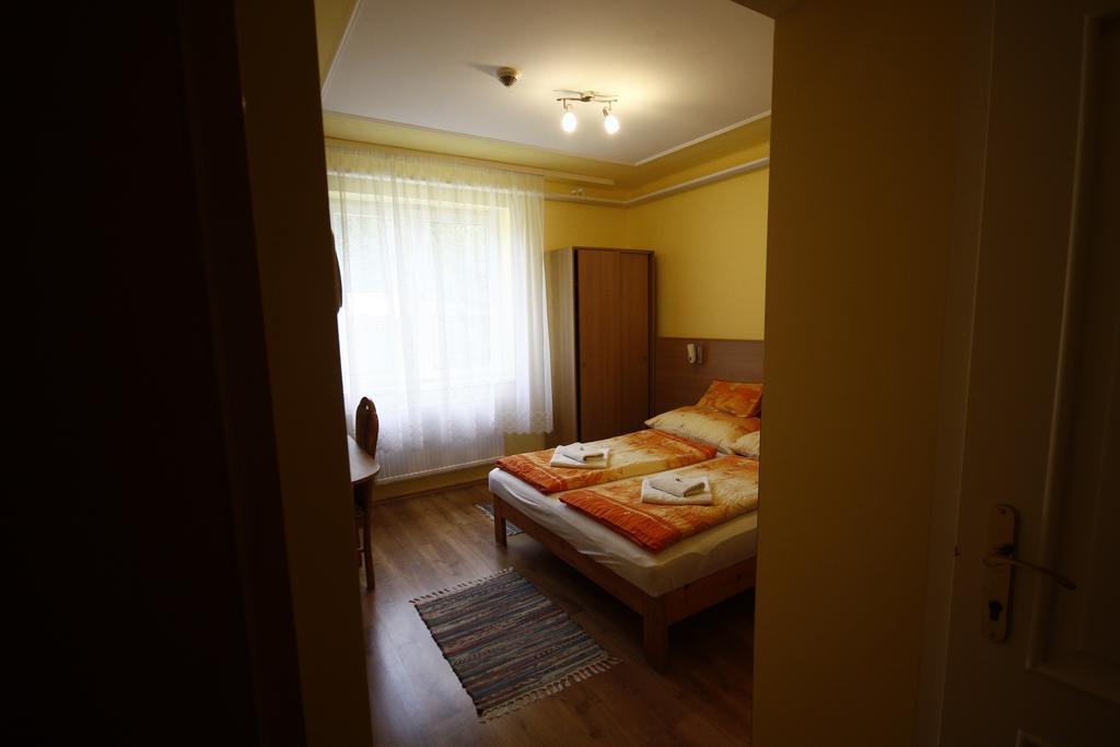 Parti Panzio Hotel Tata Exterior photo