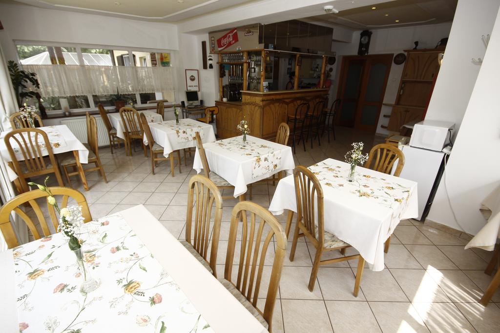 Parti Panzio Hotel Tata Exterior photo
