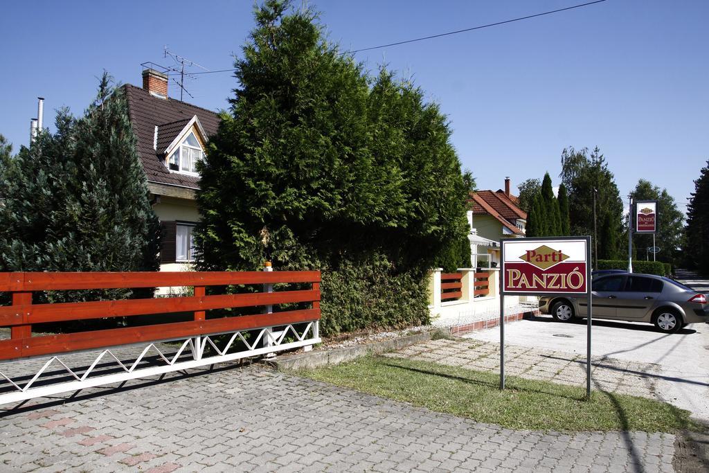 Parti Panzio Hotel Tata Exterior photo